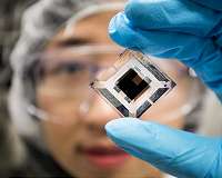 Organic solar cells reach record efficiency, benchmark for commercialization