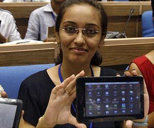 Tablet sales slow in absence of new iPad model: IDC
