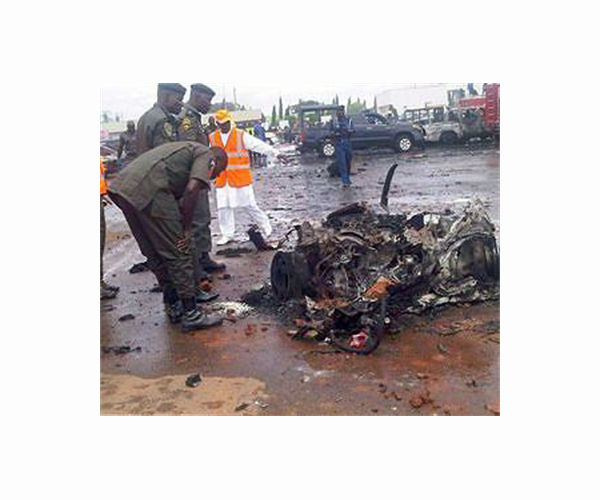 Thousands flee after Nigeria jihadist attack kills 10 in northeast town
