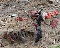 Obama offers Karzai additional aid after killer landslide