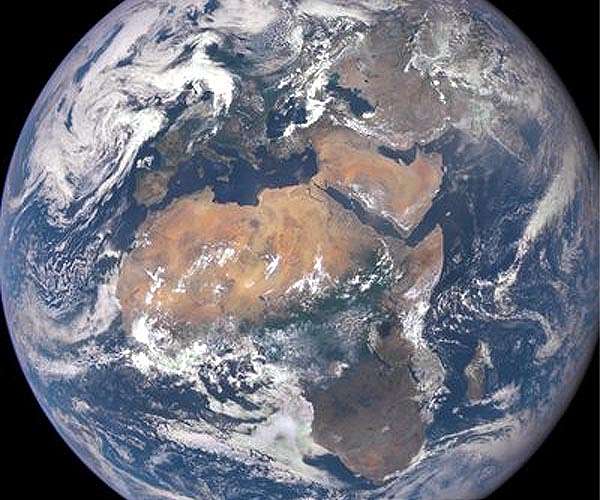 Billions pledged for green development at Africa climate talks