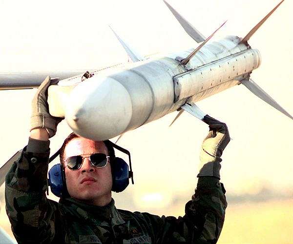 Squadron conducts first F-15C live test fire using IRST-cued AIM-120 missile