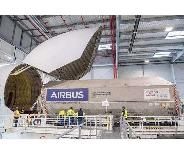 Inmarsat-6 F2 satellite arrives on board an Airbus Beluga in Florida for launch