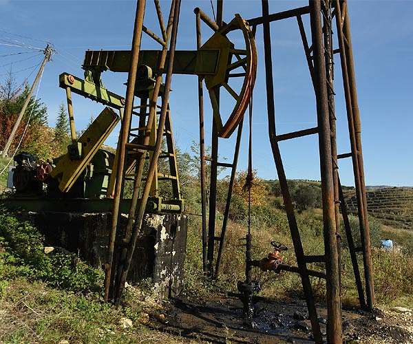 Oil executives held in Albania over tax evasion case