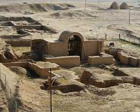 Iraqi enthusiasts search for relics of royal past