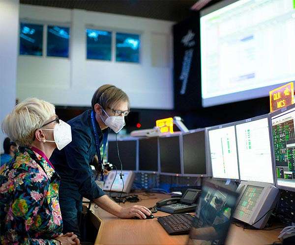 German Space Operations Center commands satellite with software of the future