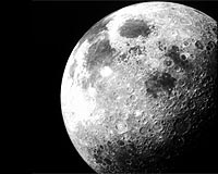 Scientists warm to possibility of moon ice