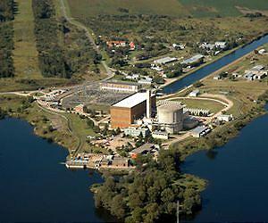Greenpeace protests at Argentina nuclear plant