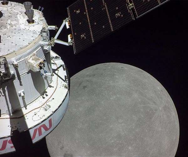 Orion performs first Lunar flyby with closest outbound approach