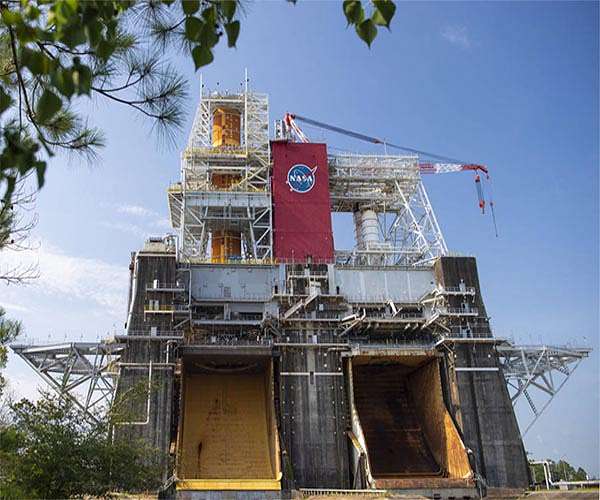 NASA test of mega Moon rocket engines cut short