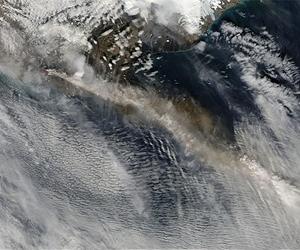 Volcanic ash cloud returns, disrupting European flights
