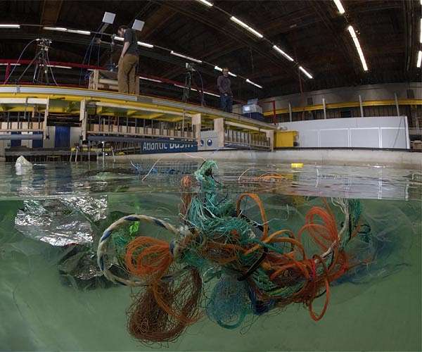 Hunting for marine plastic
