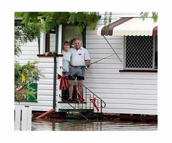 One dead, 10 feared missing in Australia floods