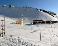 Swiss town cut off by heavy snowfall