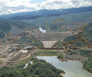 Malaysian natives protest as dam begins to fill