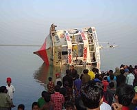 Bangladesh ferry toll hits 33, many missing: police