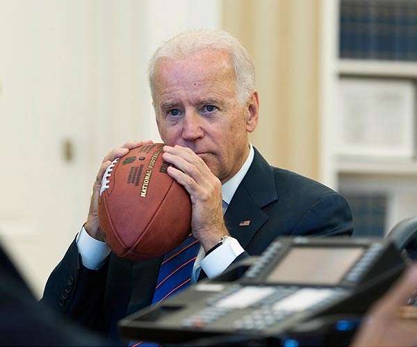 Biden leads US tech push in Vietnam