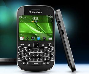RIM rallies developers to burnish BlackBerry