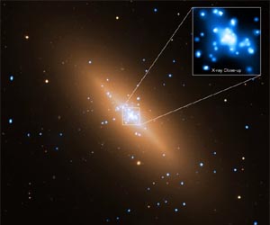 Chandra Observatory Images Gas Flowing Toward Black Hole