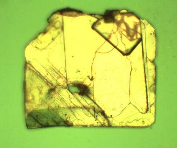 ITMO researchers create nanoparticle paste to make perovskite solar cells more efficient