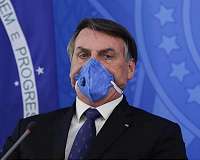 Brazil's Bolsonaro enlists army in battle with Congress, courts