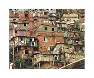 Hundreds homeless, 2 dead, after heavy rains in Rio