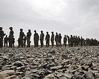 Marines go shopping to win Afghan hearts and minds