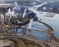Western Canadian oil and gas output declines