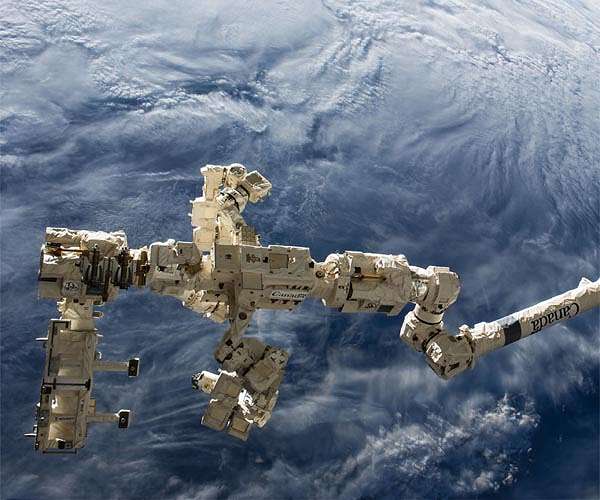 QUT and MDA to develop robot for space application