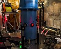 Can the wave function of an electron be divided and trapped?