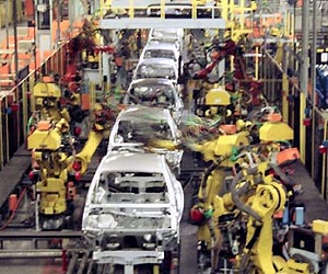 Car makers risk 10-bln-euro fine for EU carbon breach