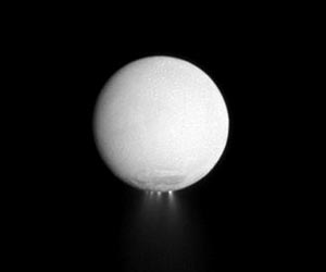 Enceladus rains water onto Saturn