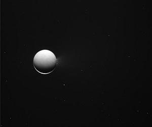 Cassini Hunting Enceladus 'Tigers' With Night Vision