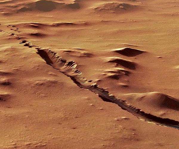 Mars' volcanic activity suggests Early crust recycling
