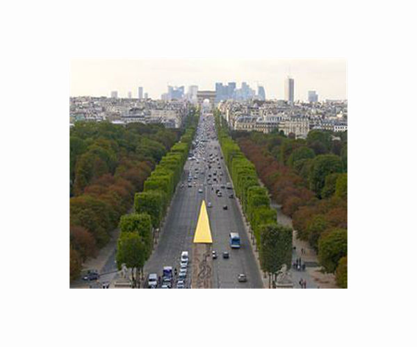'Come back': Champs-Elysees wants to win over Parisians