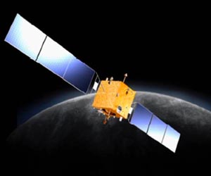 China's second lunar probe enters moon's orbit: state media
