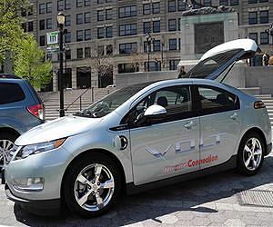 US lawmakers press GM on electric Volt's safety