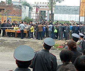 China mine flood traps at least seven: state media