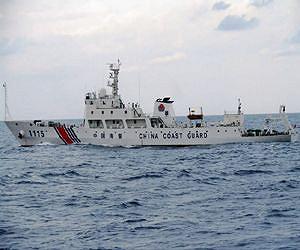 China coastguard keeps heat on Japan in island row