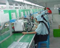 China Mobile hit by factory closures, migration: CEO