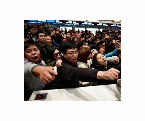 Chinese tourists get VIP welcome in Thailand as visa-free travel begins
