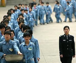 China shows off prison -- and rights record