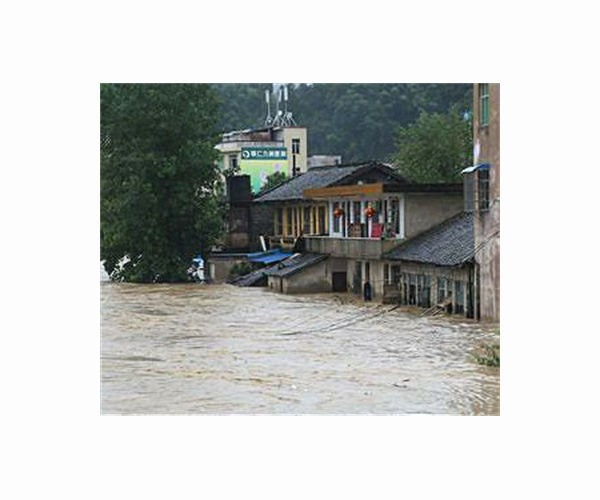 China floods force hundreds of thousands from homes
