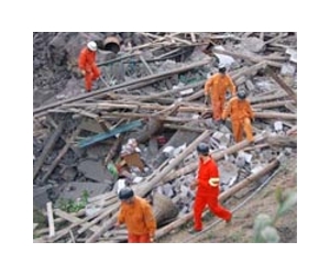China landslide kills 22, dozens more buried