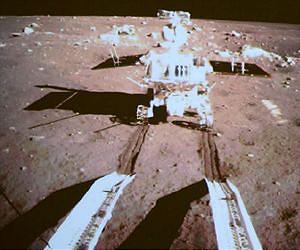 Chinese sci-fi writers laud moon landing