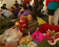 China's quake homeless endure with stoicism