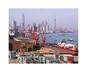 China swings back to trade surplus in April