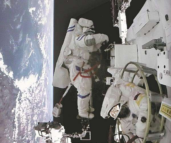 Shenzhou XVIII Crew Successfully Completes Second Spacewalk