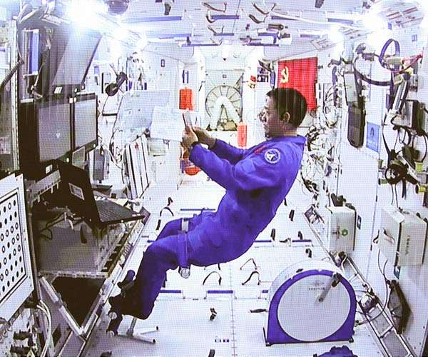 New technologies make Chinese astronauts' in-orbit lives easier