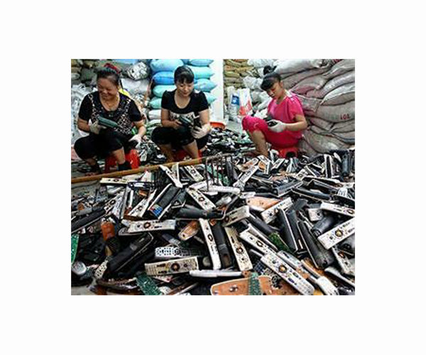 Malaysia seizes 106 illegal e-waste containers